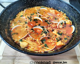 Foto del paso 7 de la receta: Cazuela de fideos con rape y almejas