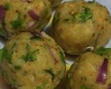 A picture of step 2 of Potato ball lulipop.
