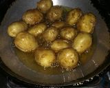 A picture of step 3 of Aloo Tuk (Indian spiced potato fritters).