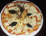 Foto del paso 5 de la receta: Pizza margarita en sartén 🍕