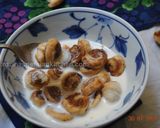 A picture of step 8 of Tiny Cinnamon Rolls شیرینی رول دارچینی.