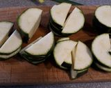 Makaron z sosem śmietanowym z pory, cukinii i tuńczyka krok przepisu 2 zdjęcie