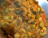 Foto langkah ke 3 dari resep Krecek Rambak Kacang Tolo.