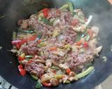 Foto del paso 3 de la receta: Saltado de pollo y carne de vacuno