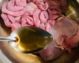 Hình bước làm 1 của món Lòng heo và cật heo luộc