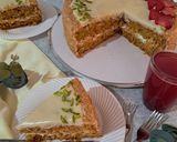عکس مرحله 8 از دستور کیک کافی شاپی هویج و گردو