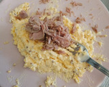 Foto del paso 2 de la receta: Huevos rellenos con atún y mostaza a la antigua