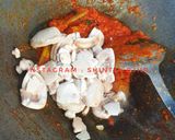 Foto langkah ke 4 dari resep Gulai kepayang (keluwek) & ikan tapau (asap).