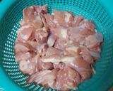Foto del paso 2 de la receta: Guiso de contramuslo de pollo con menestra y papas fritas