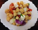 A picture of step 3 of Chole salad.