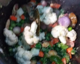 குயிக் ரிச் காய்கறி பிரியாணி (kaaikaari biriyani recipe in Tamil) ரெசிபி ஸ்டேப் 3 புகைப்படம்
