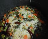 A picture of step 10 of Brown rice veg khichdi.