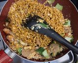 Foto langkah ke 6 dari resep Mie Goreng Special.