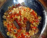 Foto langkah ke 5 dari resep Udang Goreng Sambal Embe.