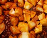 Paprikás krumpli hús nélkül recept fázis 2 fotója