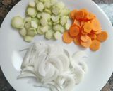Foto del paso 3 de la receta: Salteado de garbanzos con carrillada y verduras