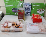 Foto del paso 1 de la receta: Cazuelita marinera de rape y espinacas con fideos