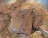 A picture of step 6 of Beef liver with grilled onions.