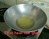 A picture of step 1 of Sooji Halwa.