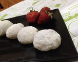 Foto langkah ke 9 dari resep Strawberry Mochi.