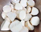 Hình bước làm 1 của món Canh Khoai Sọ Xương Heo Nấu Rau Nhút