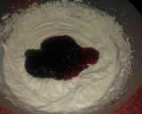 Foto del paso 8 de la receta: Torta de chocolate rellena con crema y mermelada de frambuesa