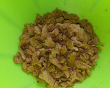 A picture of step 2 of Spaghetti with sossi chunks.