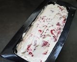 Une image de l'étape 3 de Cake au chocolat et aux framboises.