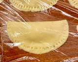 Foto del paso 7 de la receta: Empanadillas borrachas rellenas