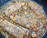 Foto del paso 8 de la receta: Merluza en salsa, con trigueros guisantes y gambitas