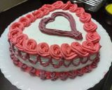 A picture of step 6 of Valentines gift cake.