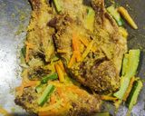 Foto langkah ke 4 dari resep Ikan Nila Goreng Bumbu Acar.
