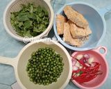 Foto langkah ke 1 dari resep Ulukutek Oncom Leunca Kemangi Simple.