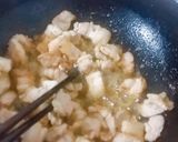 Hình bước làm 2 của món Tôm rang thịt ba chỉ
