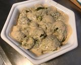 Une image de l'étape 4 de Brocolis sauce crémeuse au bouillon de crevettes et cresson.