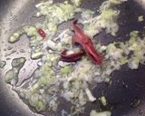 Foto del passaggio 6 della ricetta Linguine mantecate con cipollotto e acciuga, con filetto di pesce persico su crema di cavolfiore