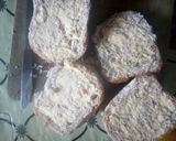 A picture of step 4 of DIY beef burger with egg.