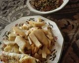 A picture of step 1 of Fried yam and zogale egg sauce.