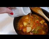 Foto del paso 4 de la receta: Pulpo en salsa con patatas
