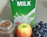 A picture of step 1 of Apple Blueberry Milkshake.