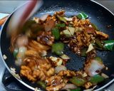 A picture of step 5 of Walnut Schezwan Stir Fry.