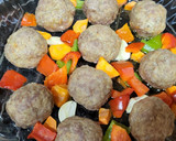 Foto del paso 5 de la receta: Albóndigas al horno con garbanzos, judías y champiñones