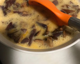 Foto del paso 5 de la receta: Tortilla de setas silvestres y cebolla roja