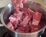 Foto del paso 1 de la receta: Costillas al horno al aroma de limón