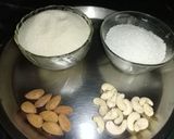 सूजी बर्फी(Suji barfi recipe in Hindi) रेसिपी चरण 2 फोटो