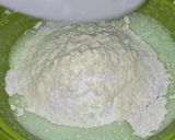 Foto langkah ke 3 dari resep Cake pandan simple.
