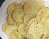 A picture of step 6 of Kanda batata puri.