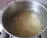 Foto del paso 3 de la receta: Espagueti a la crema con albóndigas 