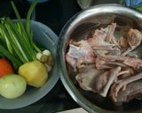 Foto langkah ke 1 dari resep Kaldu ayam kampung.