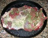Foto del paso 1 de la receta: Carne al horno con papas y batatas